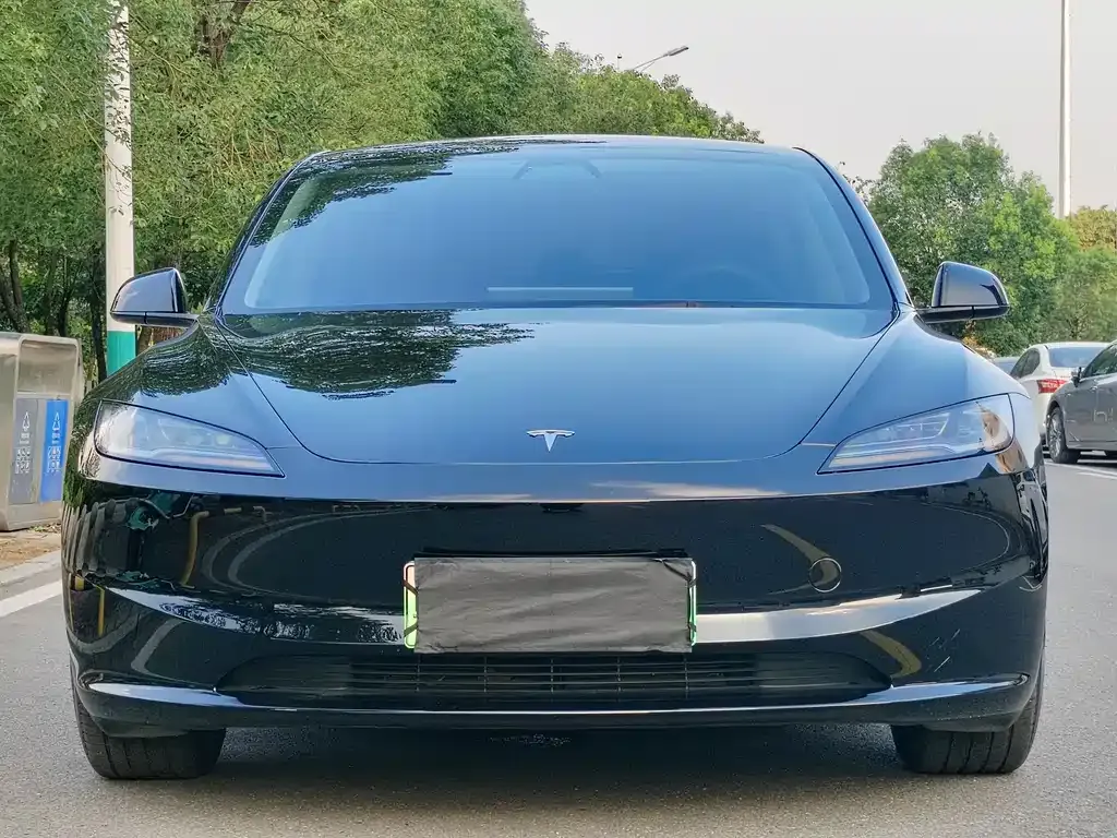 Tesla Model 3 — фото 7