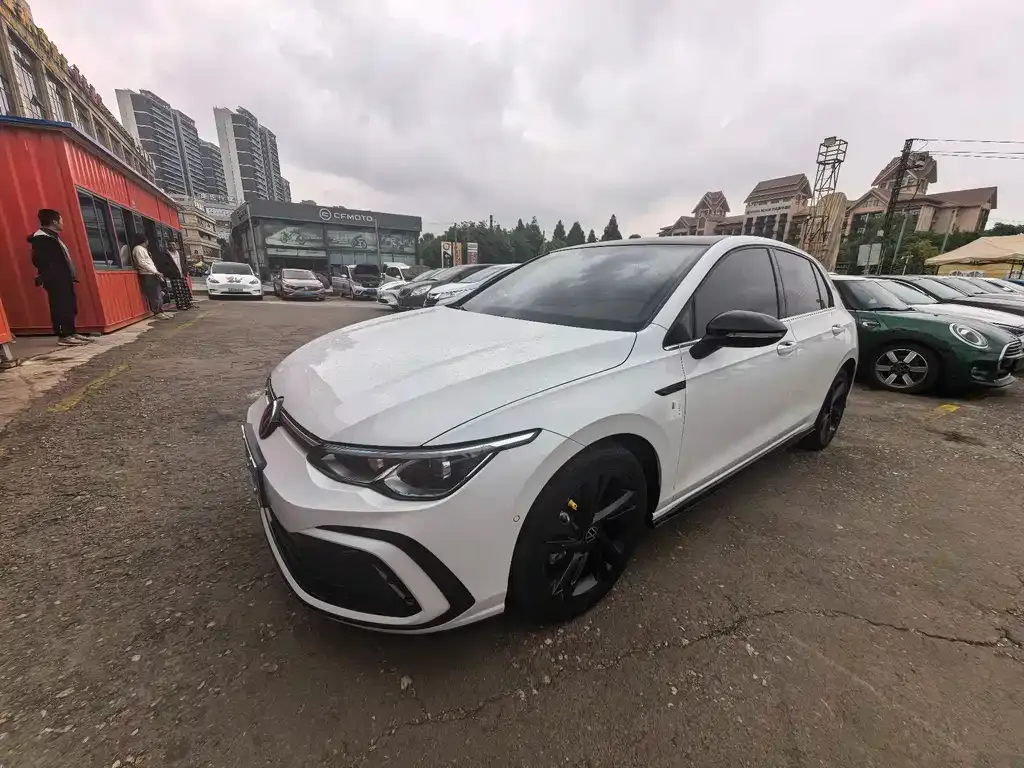 Volkswagen Golf 2023 из CN, фото 1