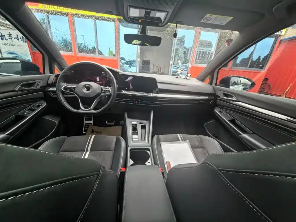 Volkswagen Golf 2023 из CN, фото 7
