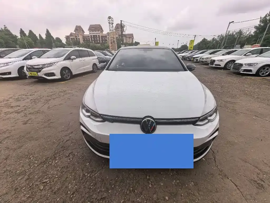Volkswagen Golf 2023 из CN, фото 4