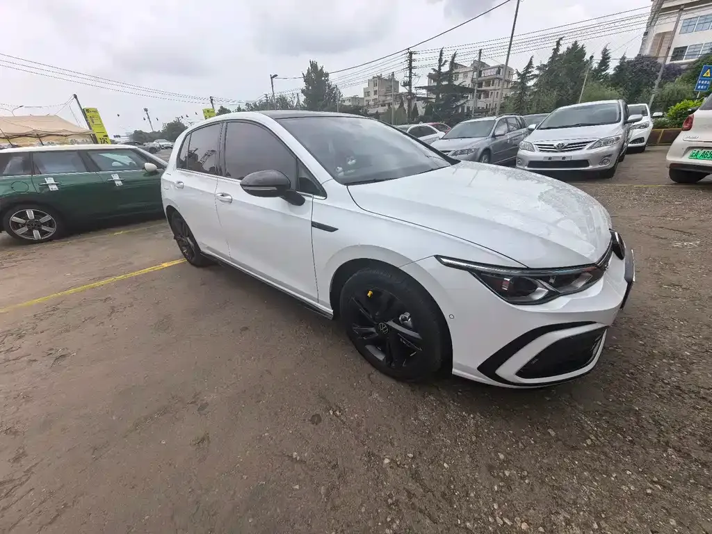 Volkswagen Golf 2023 из CN, фото 10