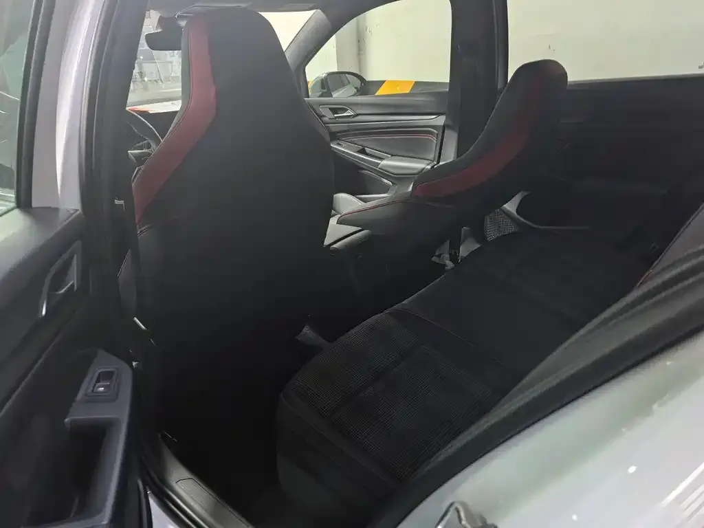Volkswagen Golf GTI 2023 из CN, фото 5