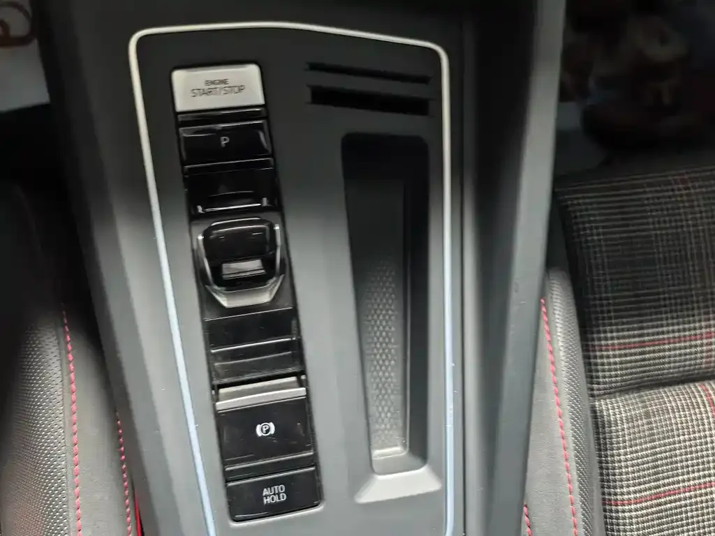 Volkswagen Golf GTI 2023 из CN, фото 7