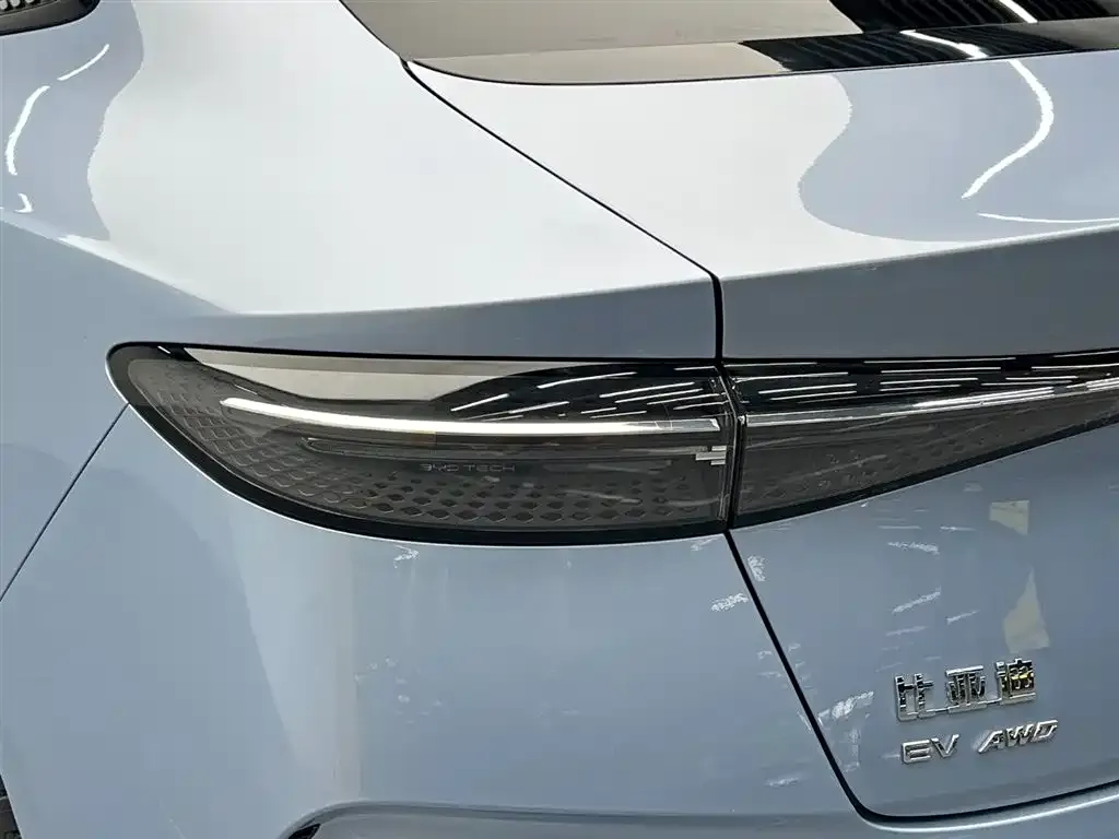 BYD Seal — фото 3