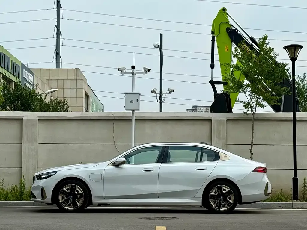 BMW i5 2024 из CN, фото 7