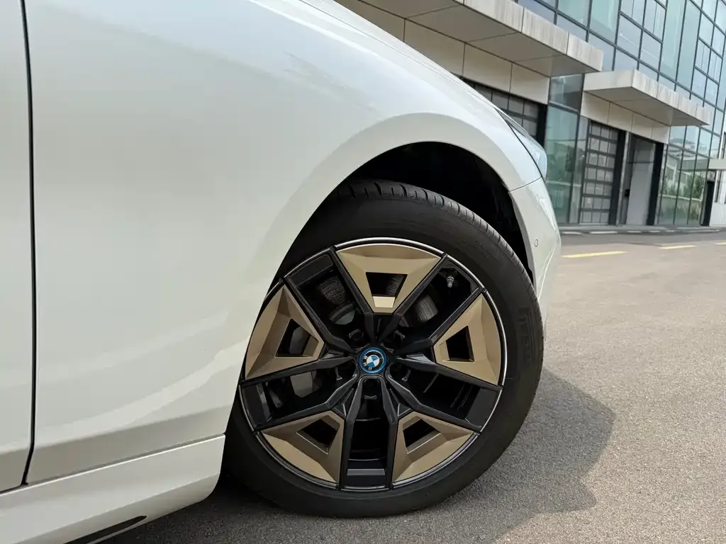 BMW i5 2024 из CN, фото 9