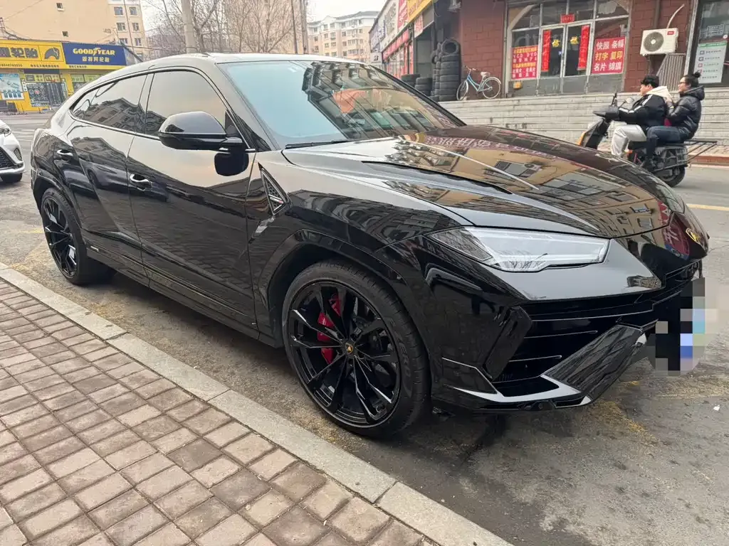 Lamborghini Urus — фото 9