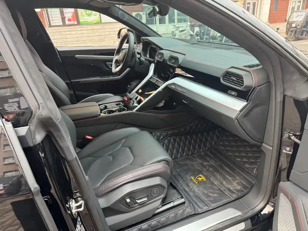 Lamborghini Urus — фото 7