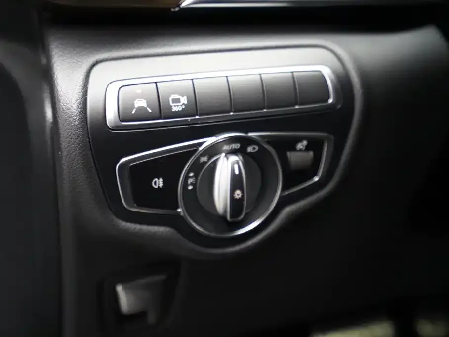 Mercedes-Benz V-Class 2023 из CN, фото 2