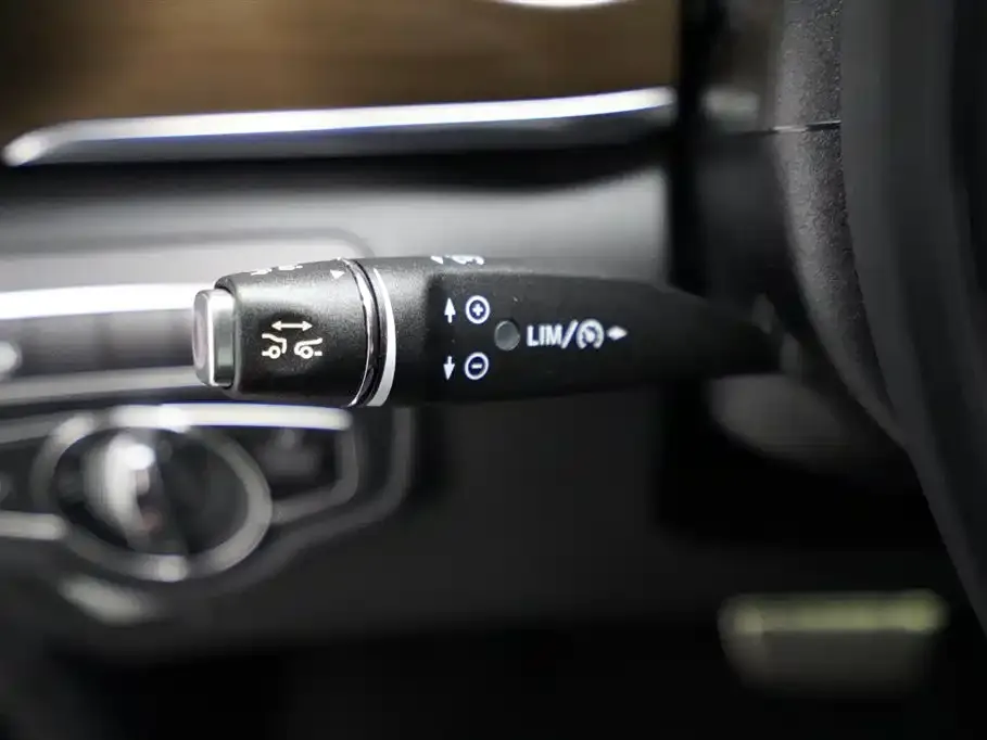 Mercedes-Benz V-Class 2023 из CN, фото 4