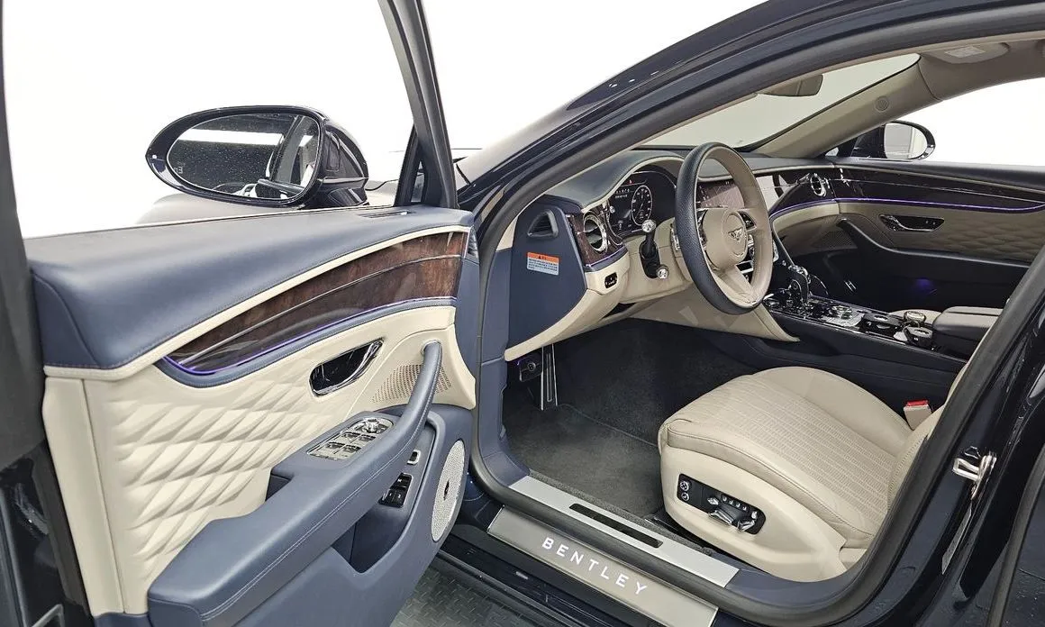 Bentley Flying Spur 2022 из KR, фото 10