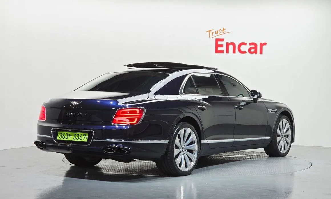 Bentley Flying Spur 2022 из KR, фото 2