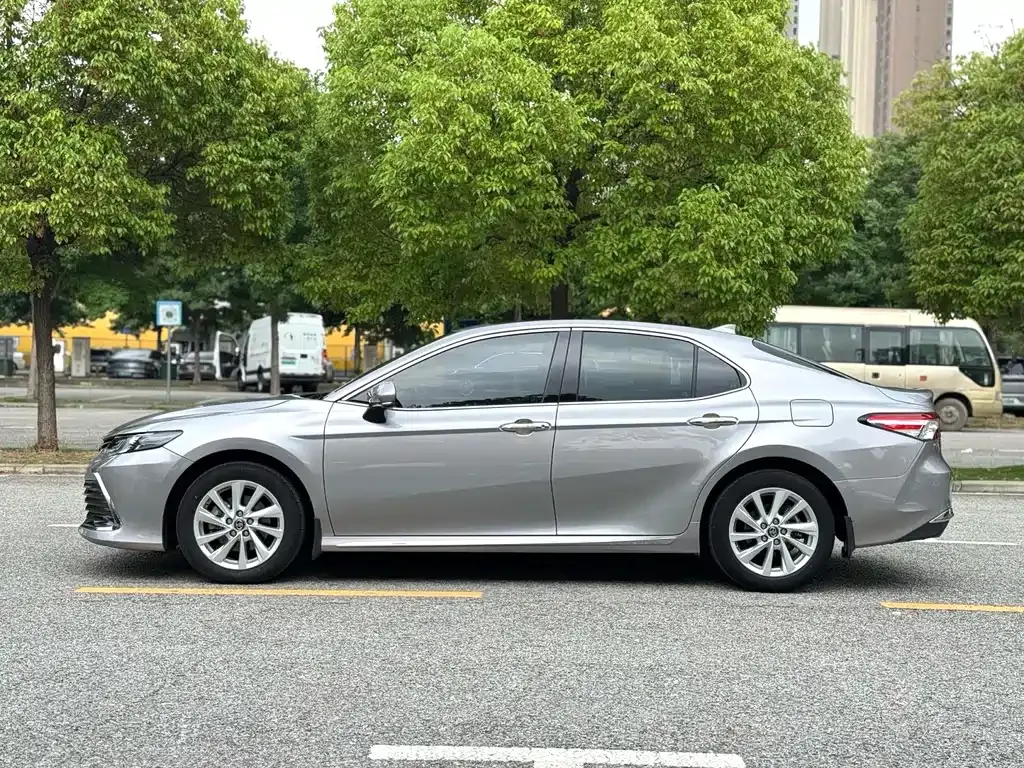 Toyota Camry 2023 из CN, фото 4