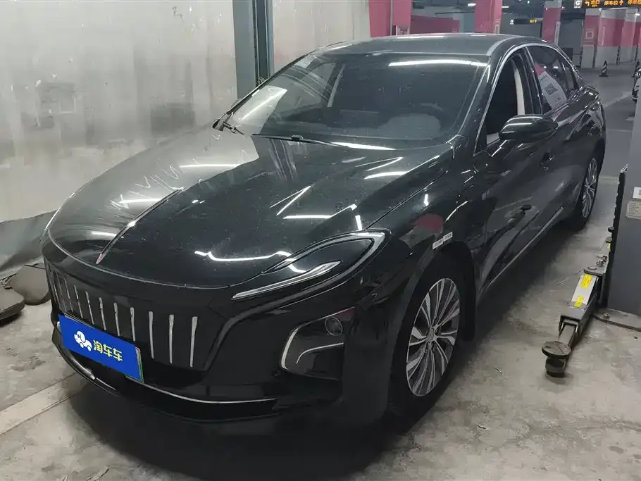 Hongqi E-QM5 — фото 1