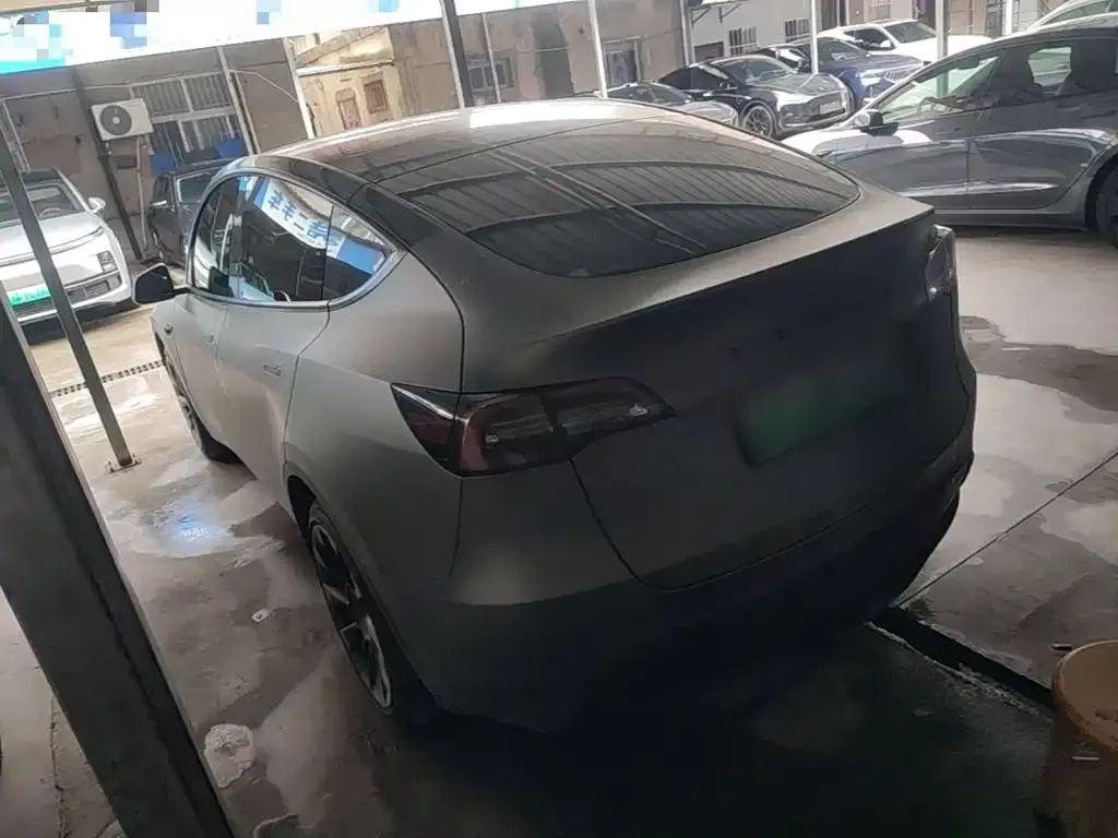 Tesla Model Y — фото 6