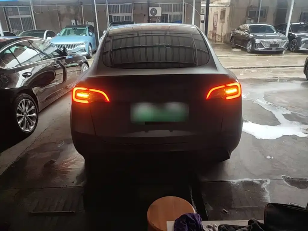 Tesla Model Y — фото 7