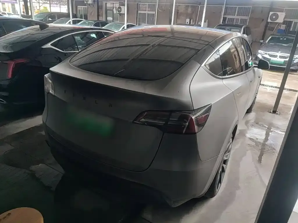 Tesla Model Y — фото 5