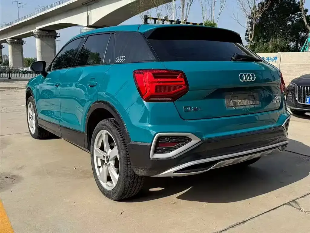 Audi Q2L — фото 4