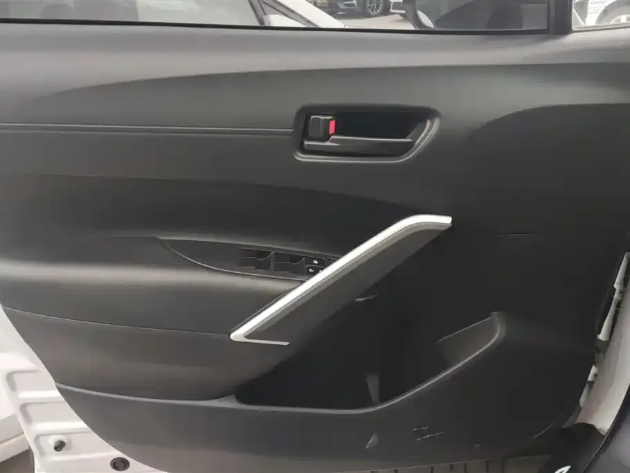 Toyota Corolla Cross — фото 3