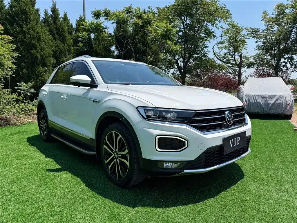 Volkswagen T-Roc — фото 10