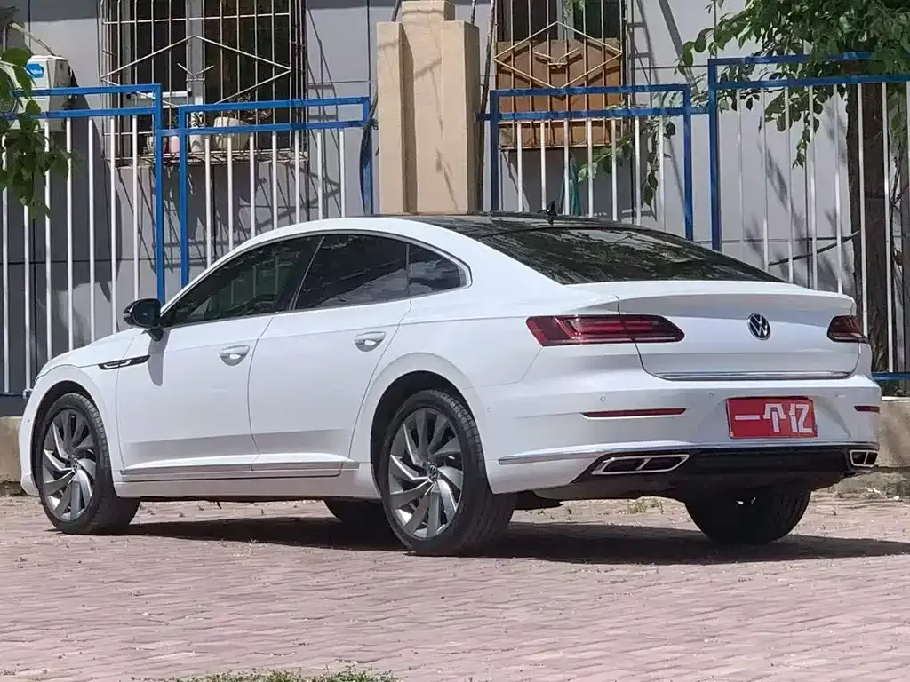 Volkswagen CC 2023 из CN, фото 4