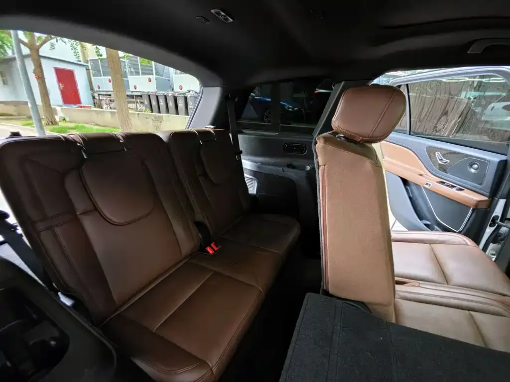 Lincoln Aviator 2023 из CN, фото 2