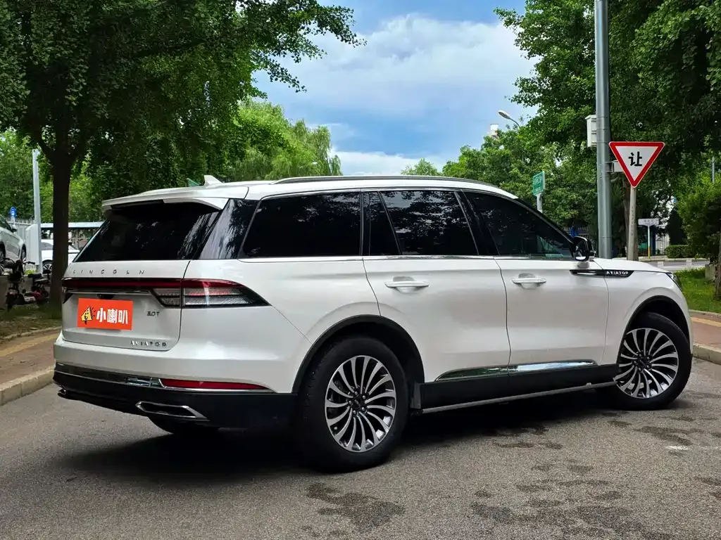 Lincoln Aviator 2023 из CN, фото 10