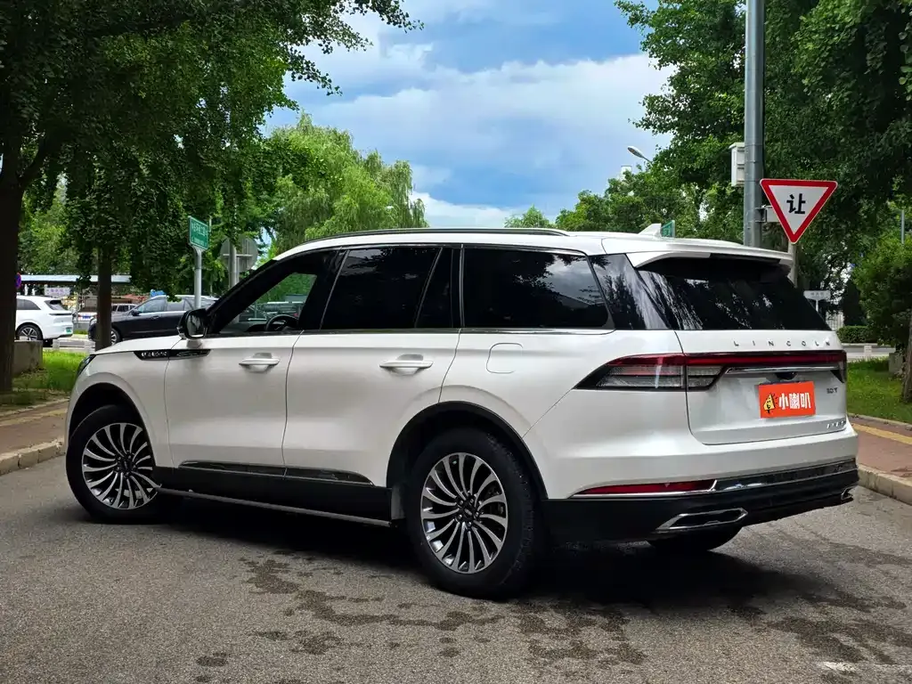 Lincoln Aviator 2023 из CN, фото 8