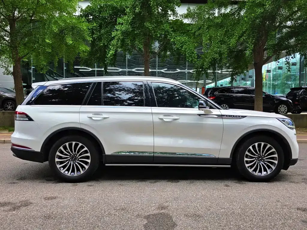 Lincoln Aviator 2023 из CN, фото 9