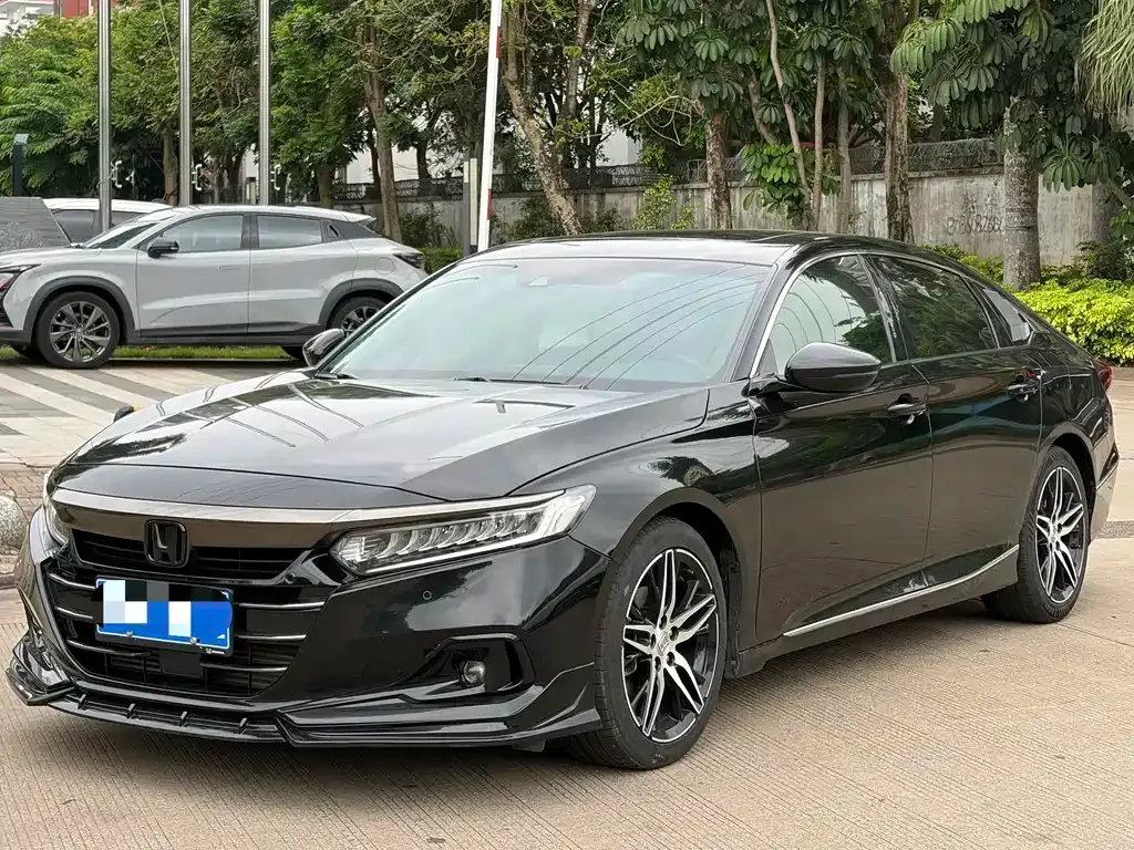 Honda Accord — фото 1