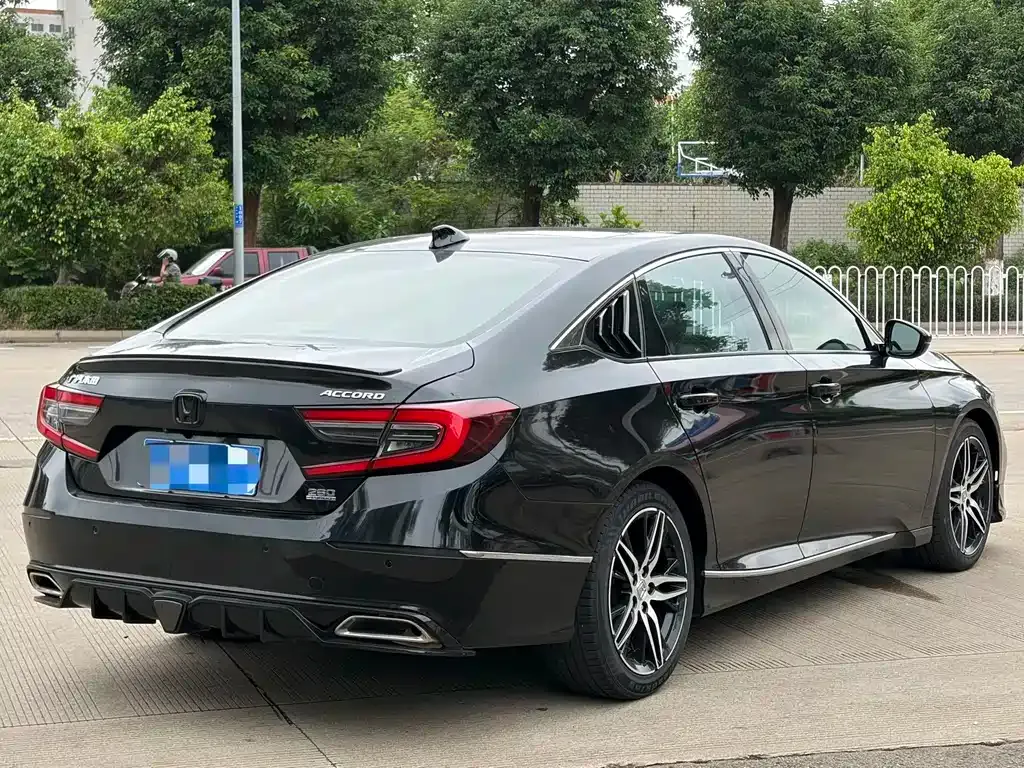 Honda Accord — фото 6