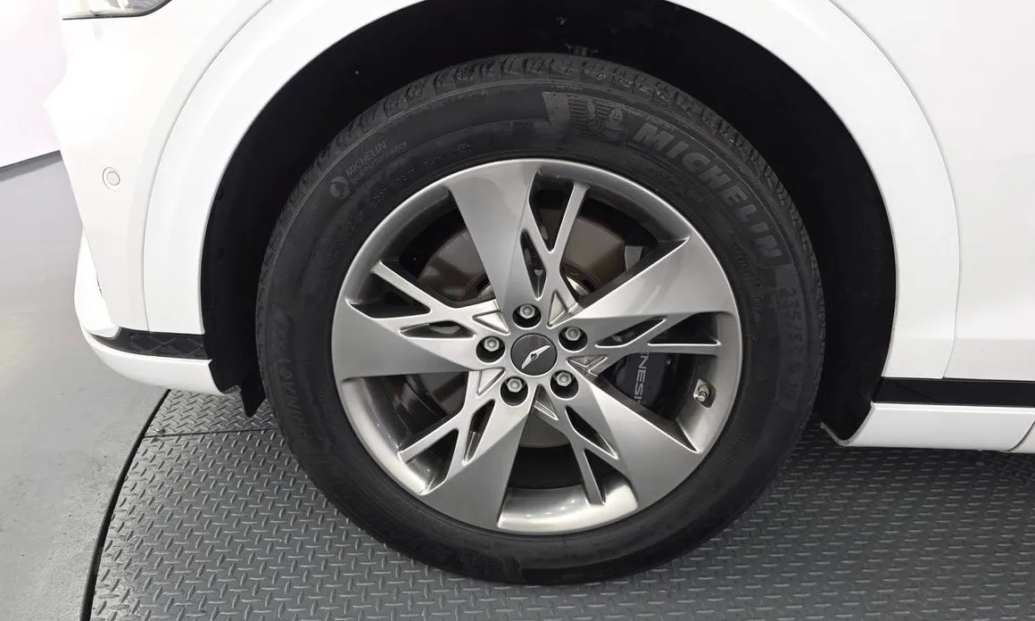Genesis GV70 — фото 9