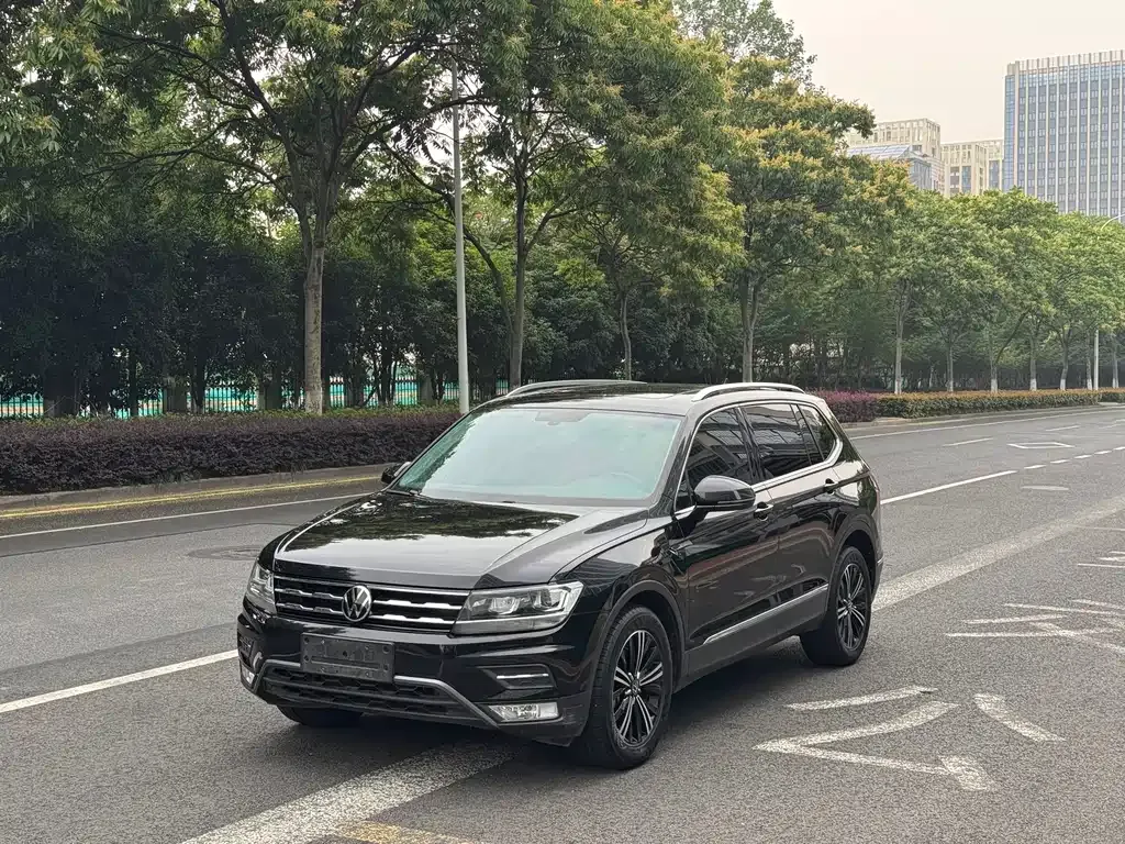 Volkswagen Tiguan L — фото 7