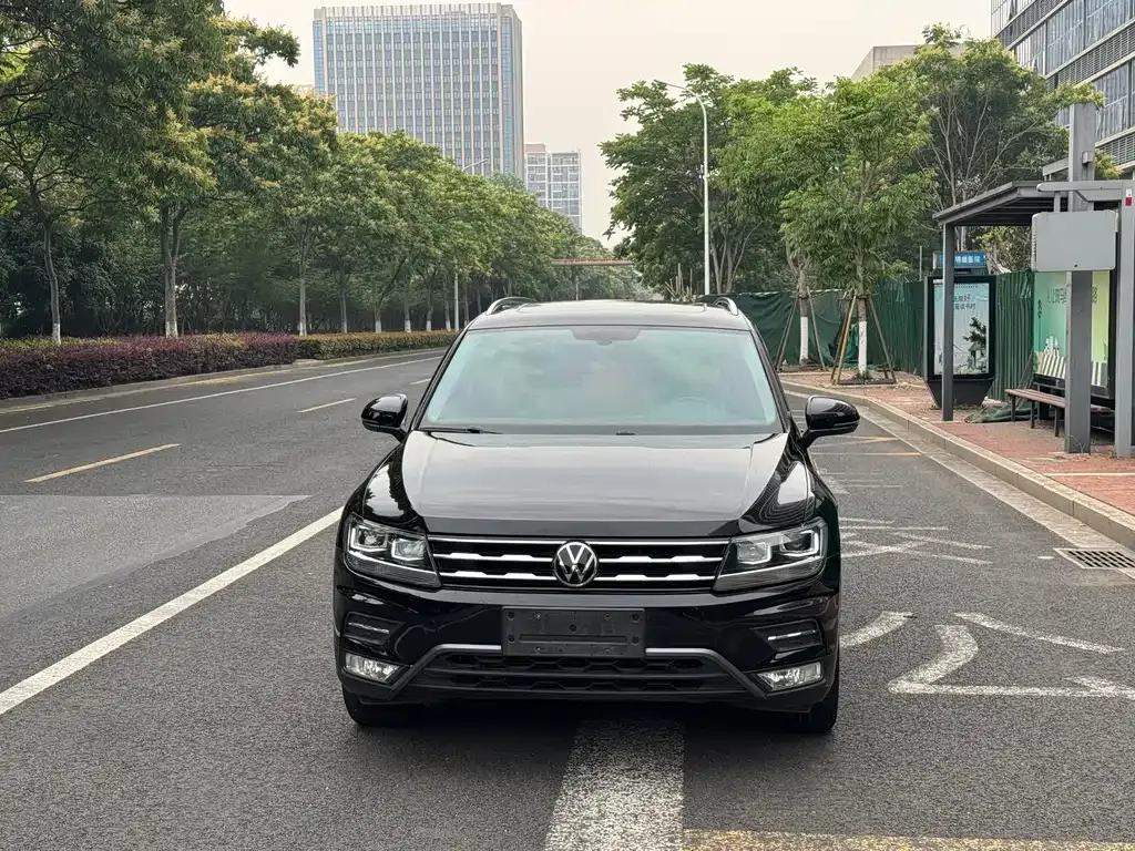 Volkswagen Tiguan L — фото 9