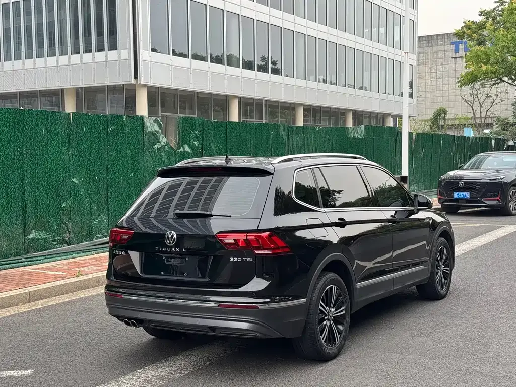 Volkswagen Tiguan L — фото 4