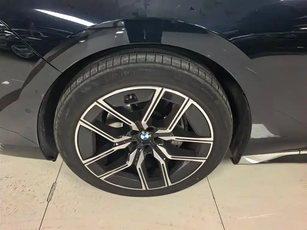 BMW 7 Series 2024 из CN, фото 3