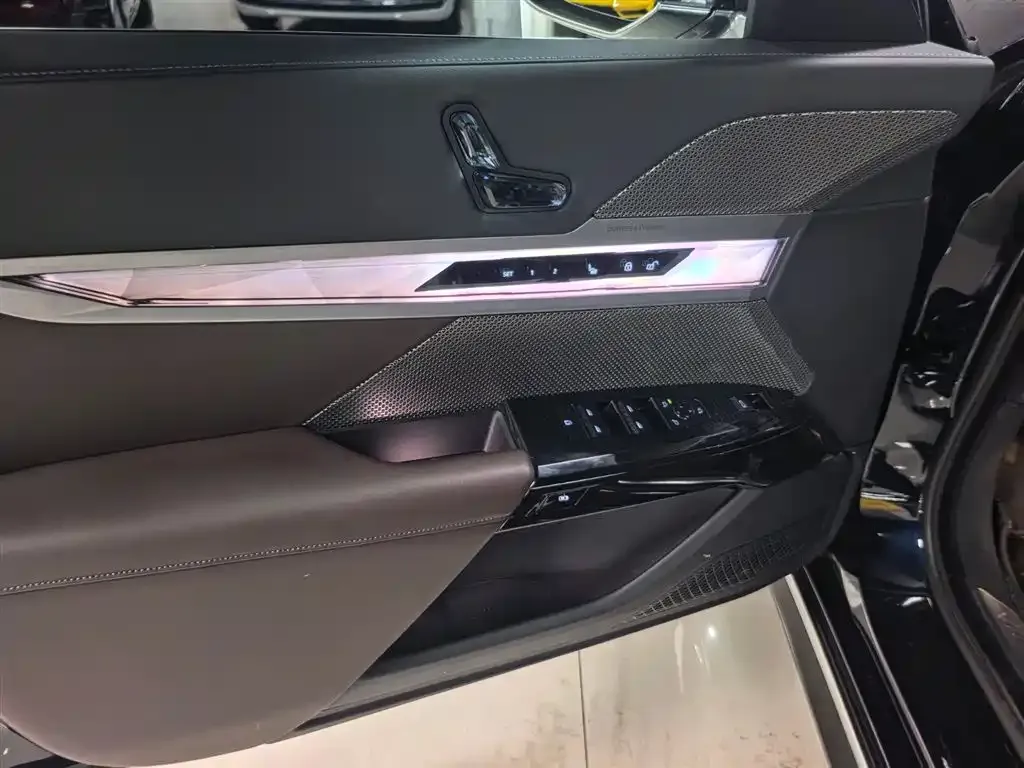 BMW 7 Series 2024 из CN, фото 2