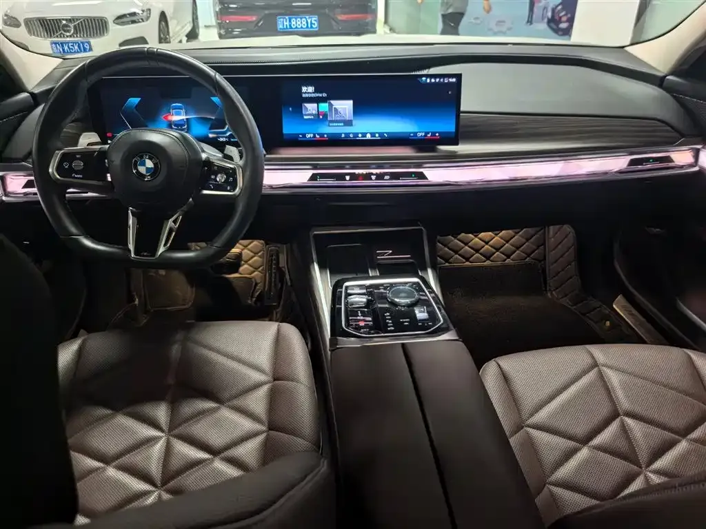 BMW 7 Series 2024 из CN, фото 10