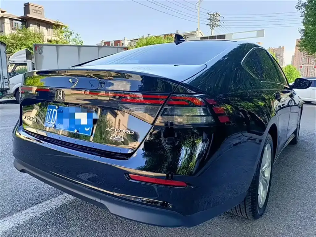 Honda Accord — фото 9
