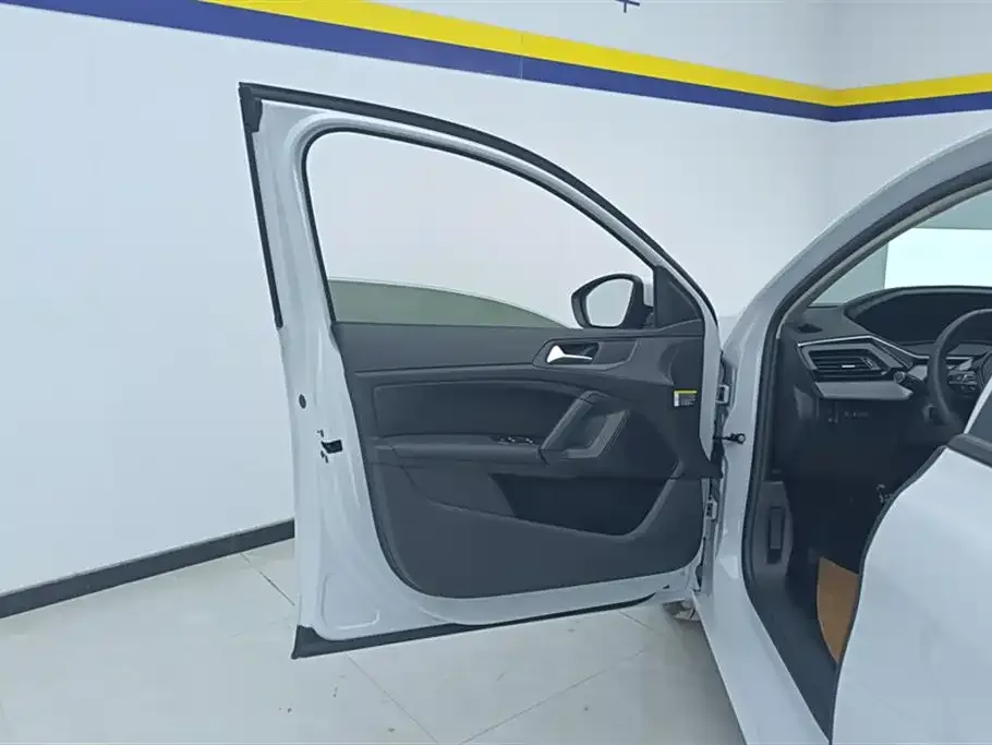 Peugeot 408 2025 из CN, фото 4
