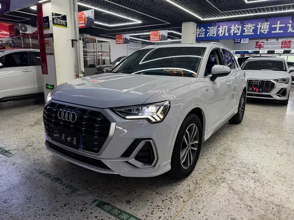 Audi Q3 — фото 1