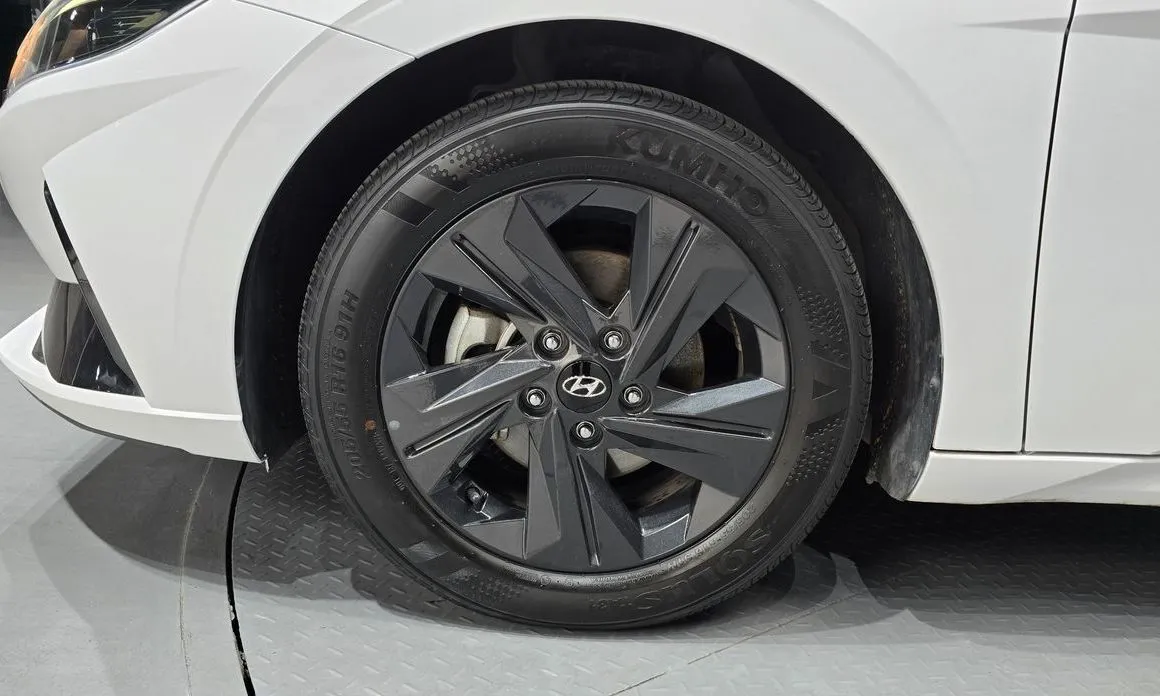 Hyundai AVANTE 2023 из KR, фото 10