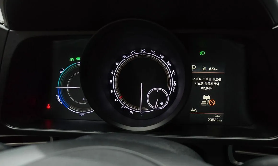 Hyundai AVANTE 2023 из KR, фото 2