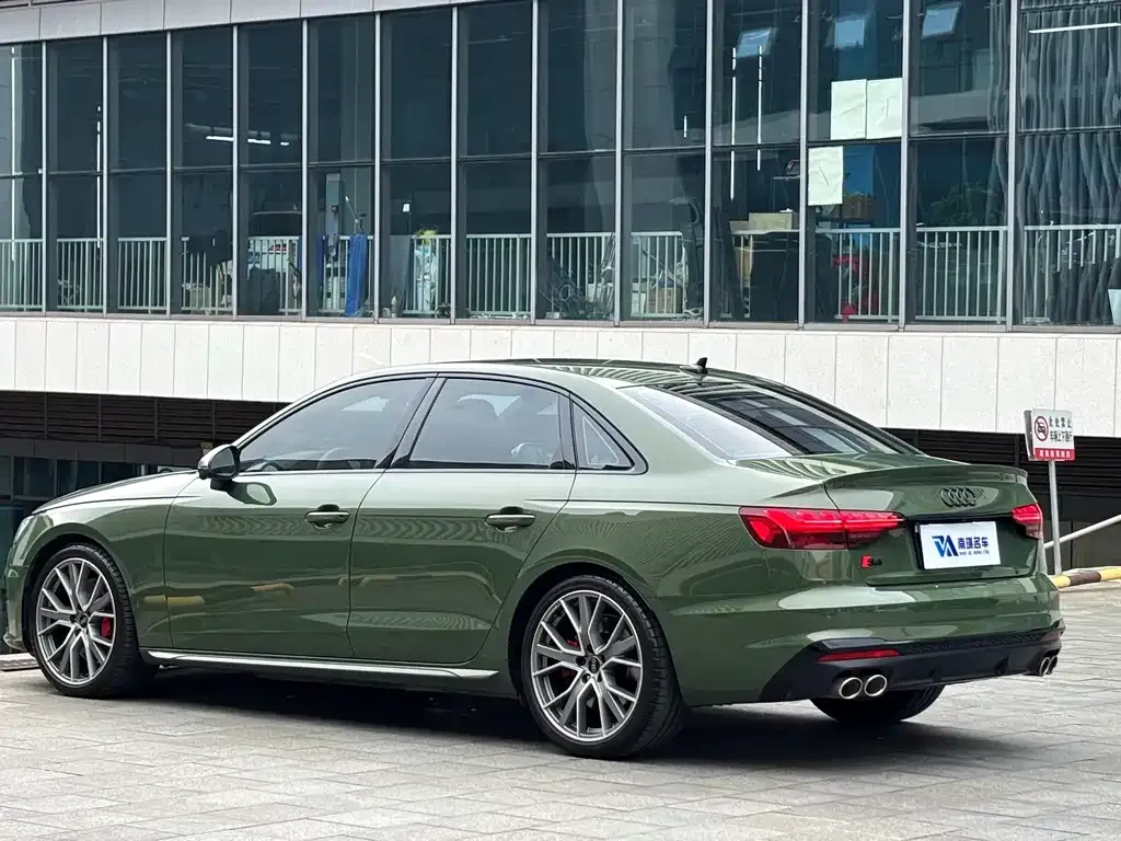 Audi S4 — фото 8