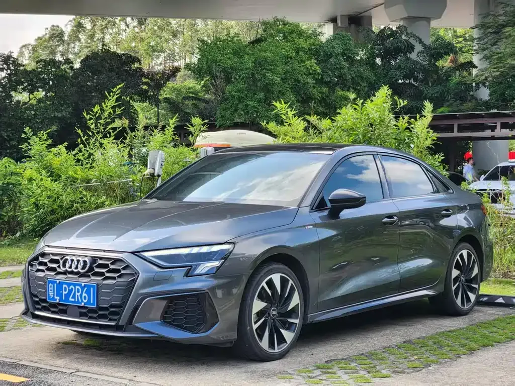 Audi A3 — фото 1