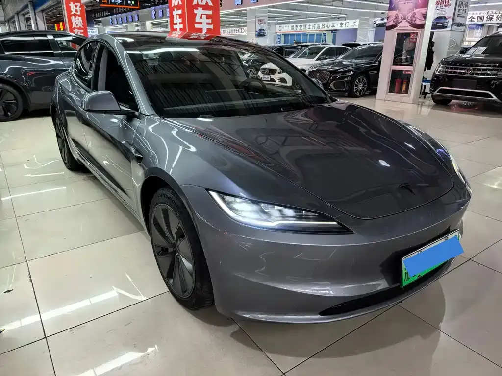 Tesla Model 3 — фото 8