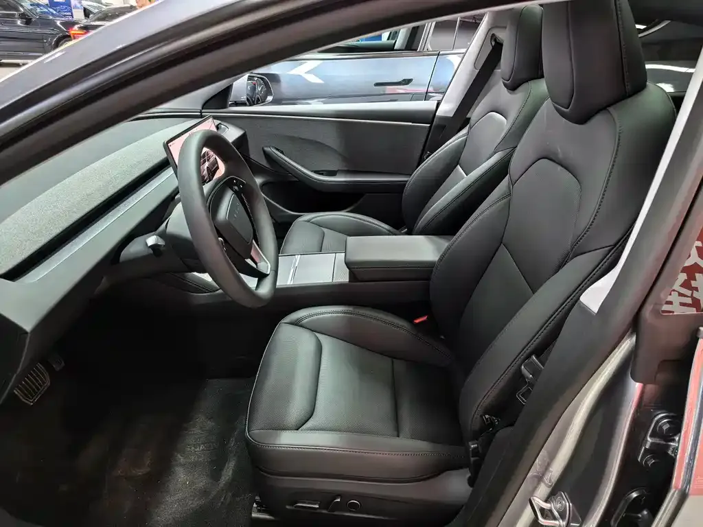 Tesla Model 3 — фото 2