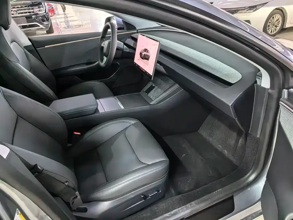 Tesla Model 3 — фото 3
