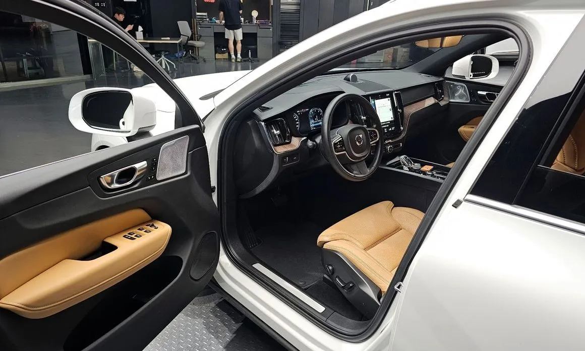 Volvo XC60 2021 из KR, фото 9