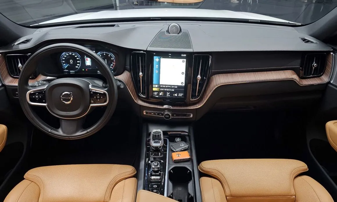 Volvo XC60 2021 из KR, фото 6